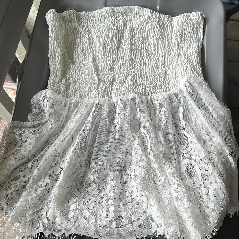 Elegant White Lace Strapless top